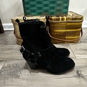 Eddie Bauer Black Suede Zip/Buckle Boots w/ High Heel Women’s Size 9.5 M